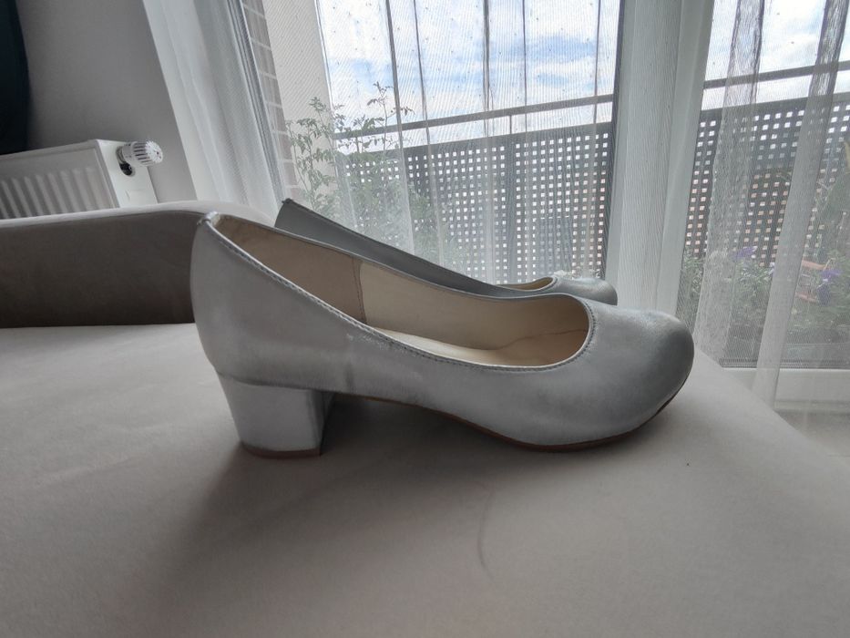 Czółenka srebrne Seba wzór 809 produkt polski r. 39 skóra szerokie H