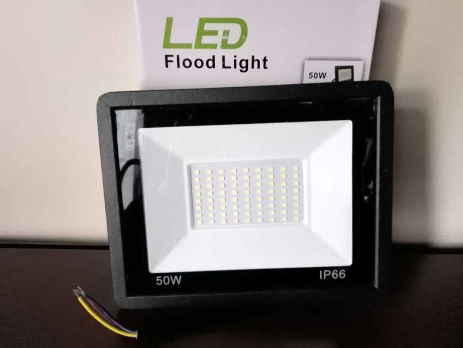 REFLEKTOR HALOGEN garażowy ogrodowy naświetlacz 50W 4500lm