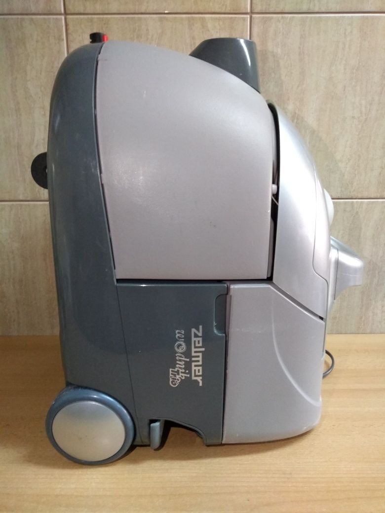 Odkurzacz Zelmer Wodnik Trio model 619.5.D5S