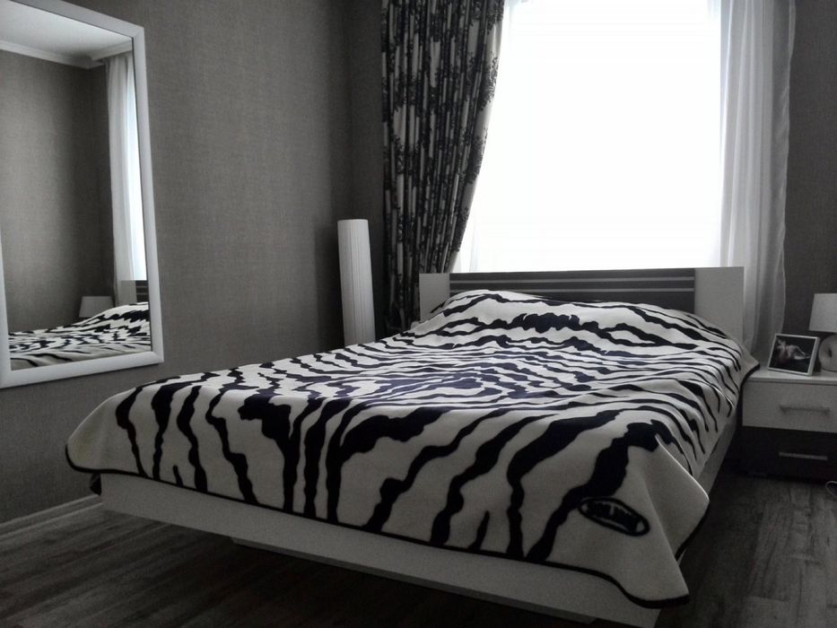 3 кімнатна Центр Соборна Сотка (можлива короткострокова оренда)