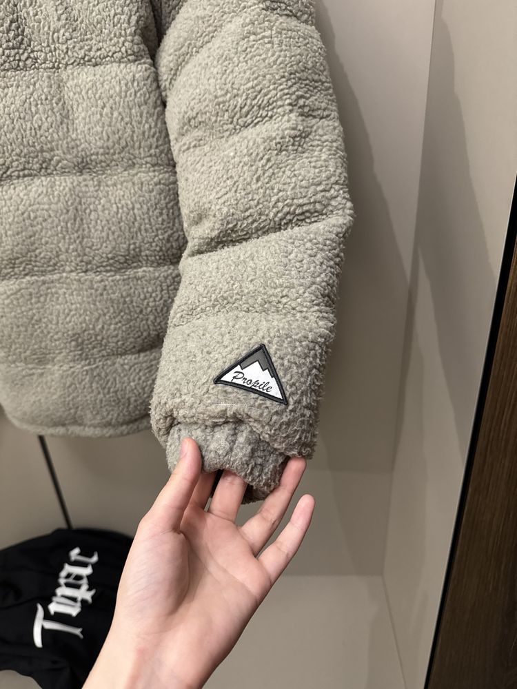 Чоловіча Куртка Teddy  Helly Hansen розмір M
