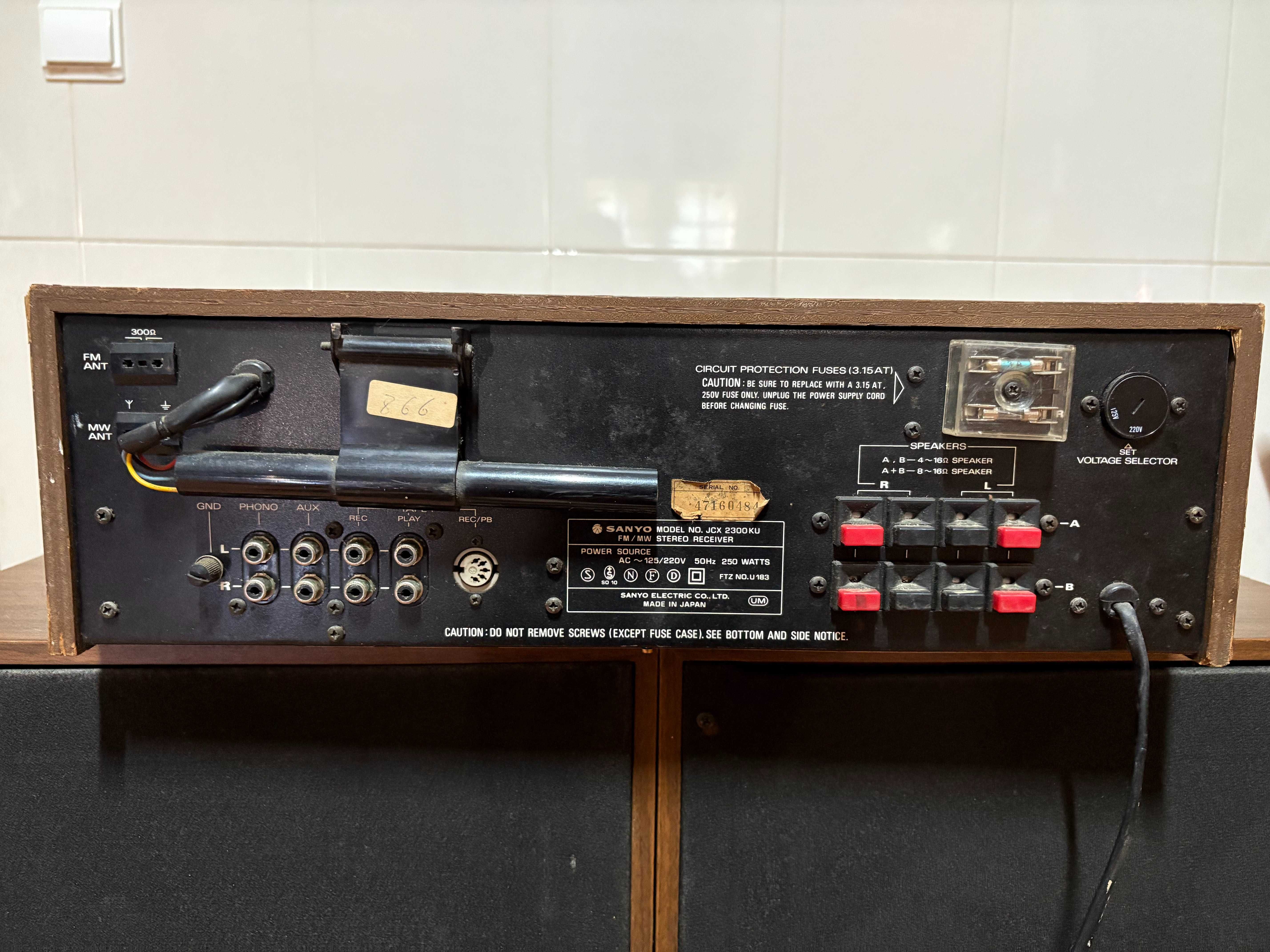 Amplificador Sanyo JCX 2300KU + colunas