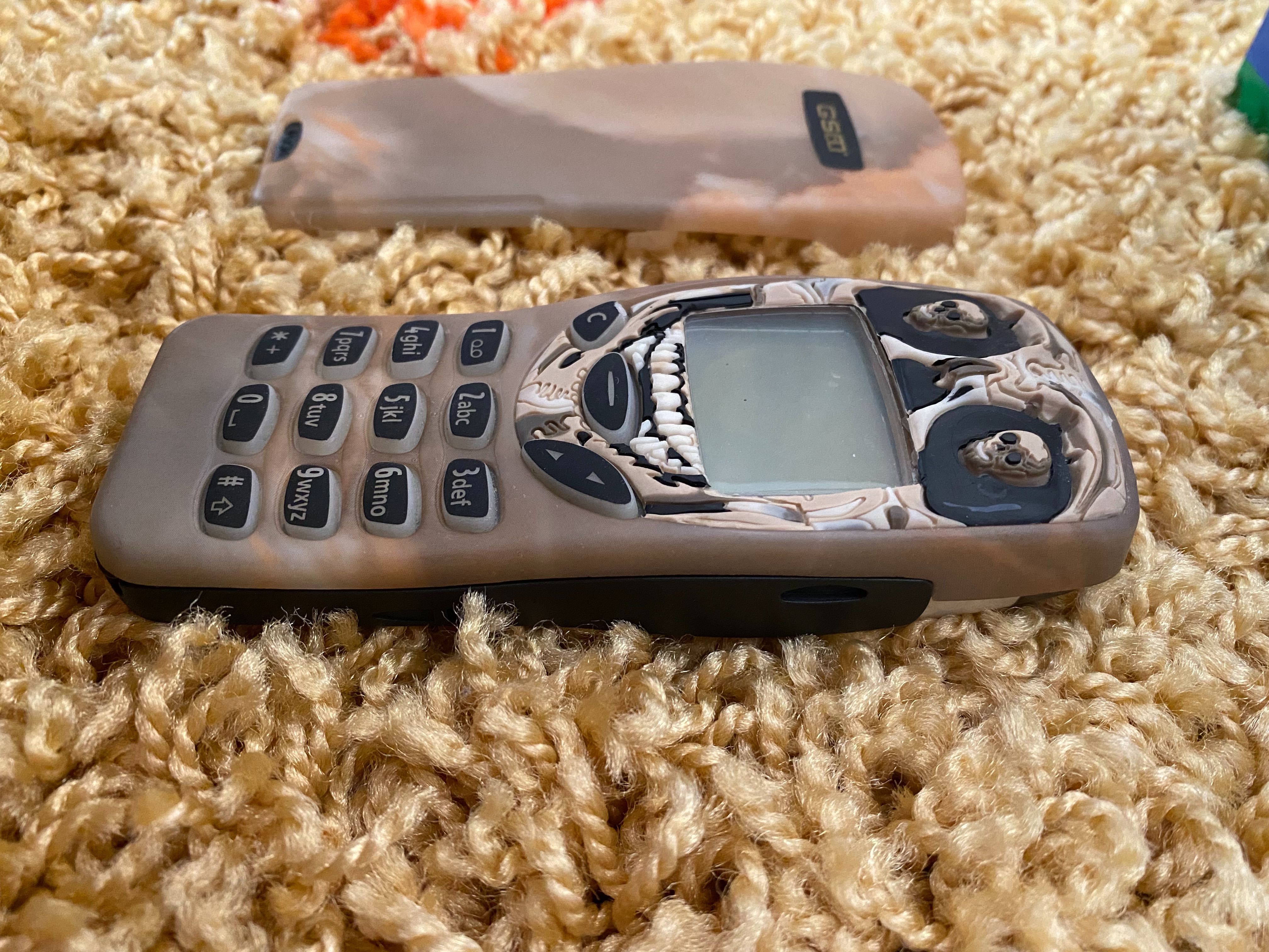 Nokia 3210 Limited Edition Skull. Старший брат 3310 . Один экземпляр