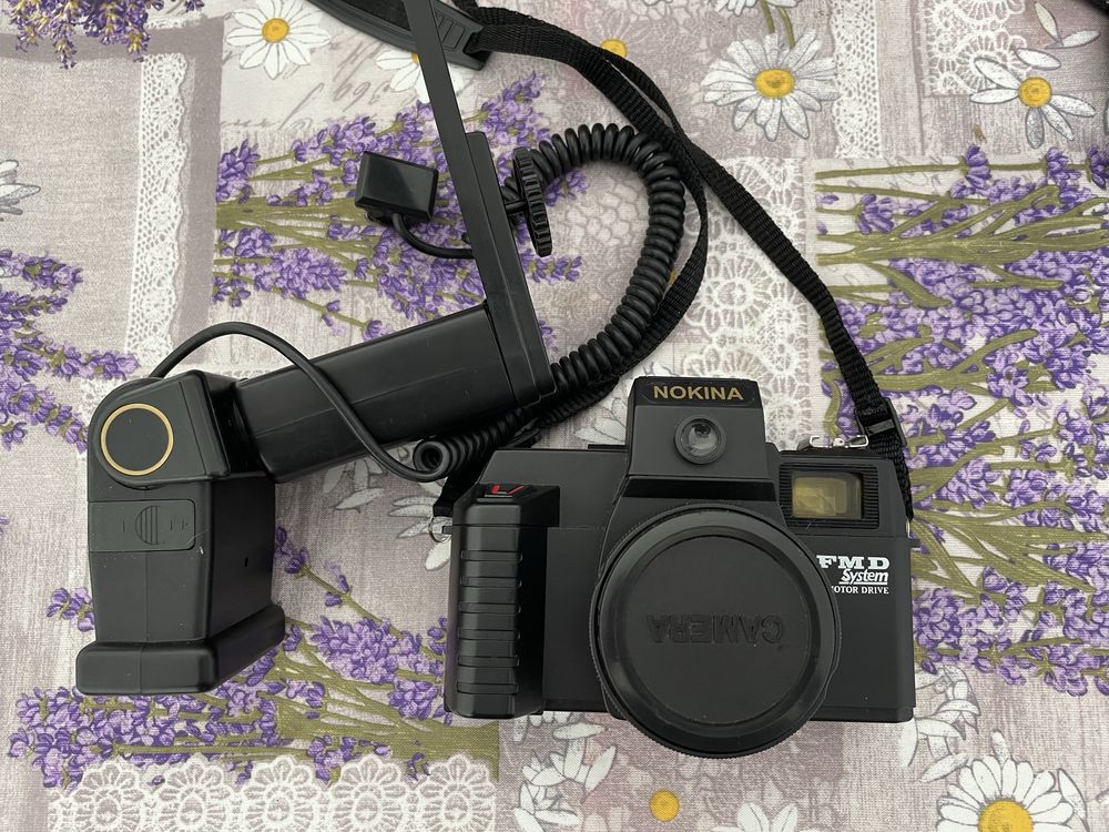 Máquina Fotográfica Nokina com flash