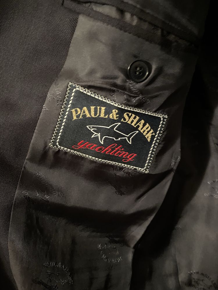 Blazer Paul & Shark