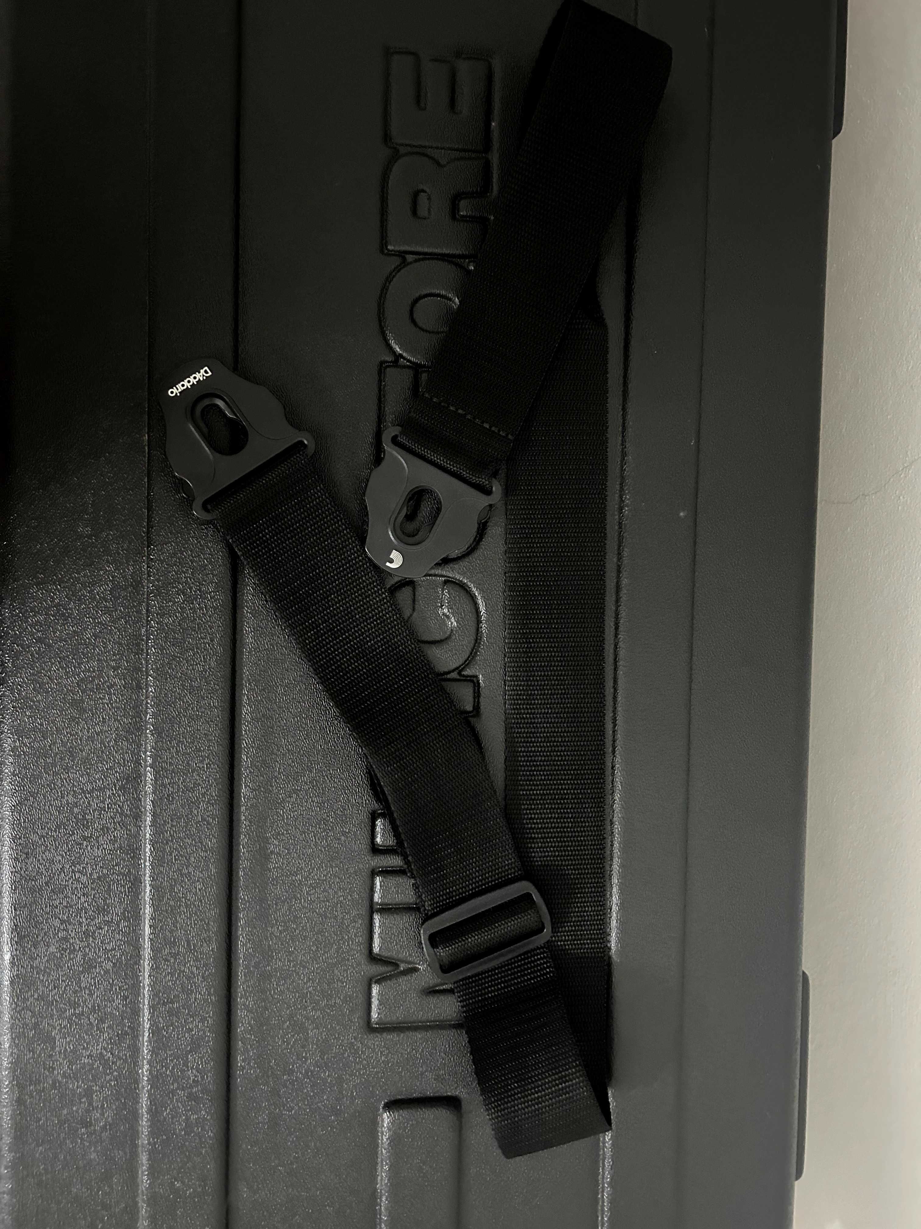 Daddario 50PLA05 Black Strap - Correia para guitarra com lock system