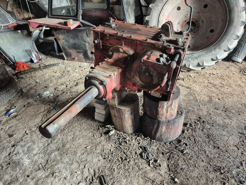 Most tył nowe łożyska MTZ 82 skrzynia biegów pośrednia