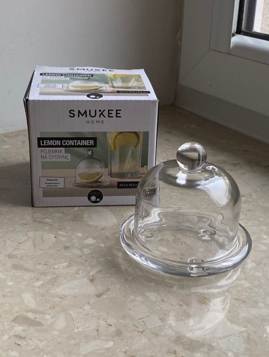 Szklany pojemnik na cytrynę