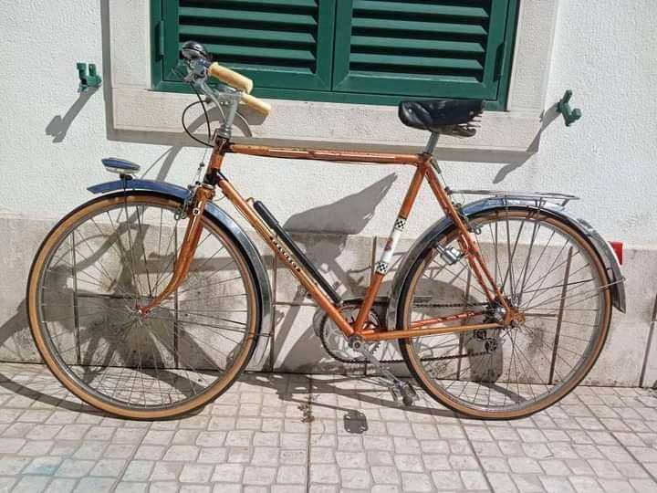 Bicicleta Peugeot homem classic vintage r650b laranja metálico
Tam56