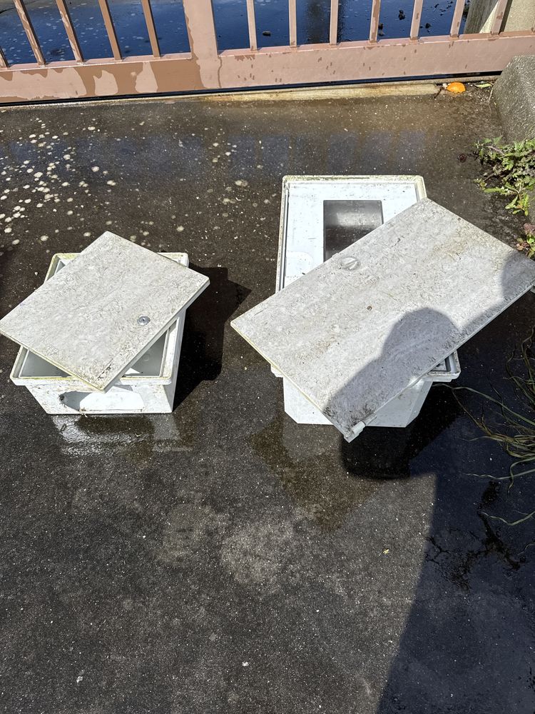 Duas Caixas Quadros Electricos TEV