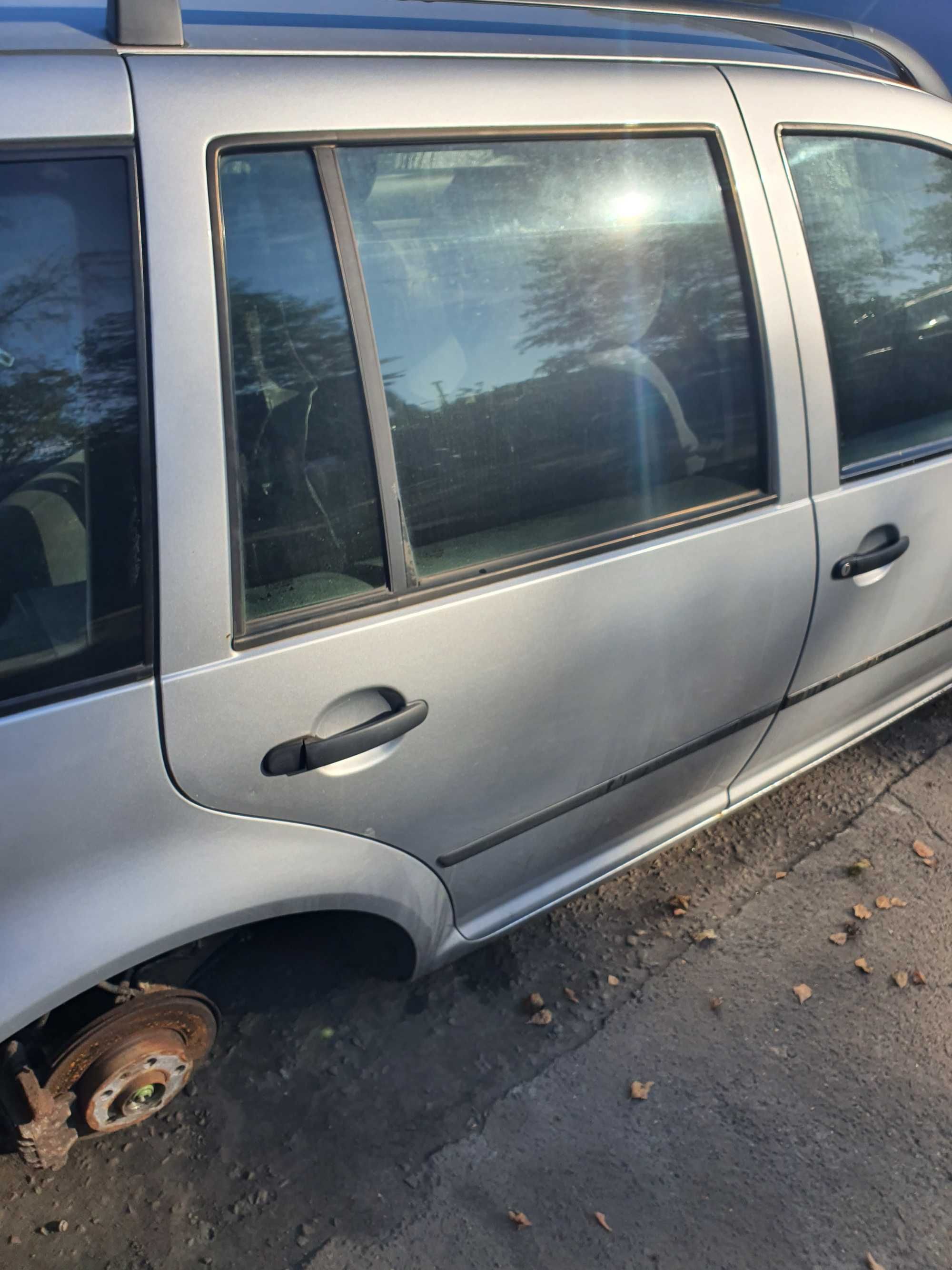Szyba prawy tyl VW GOLF 4 kombi