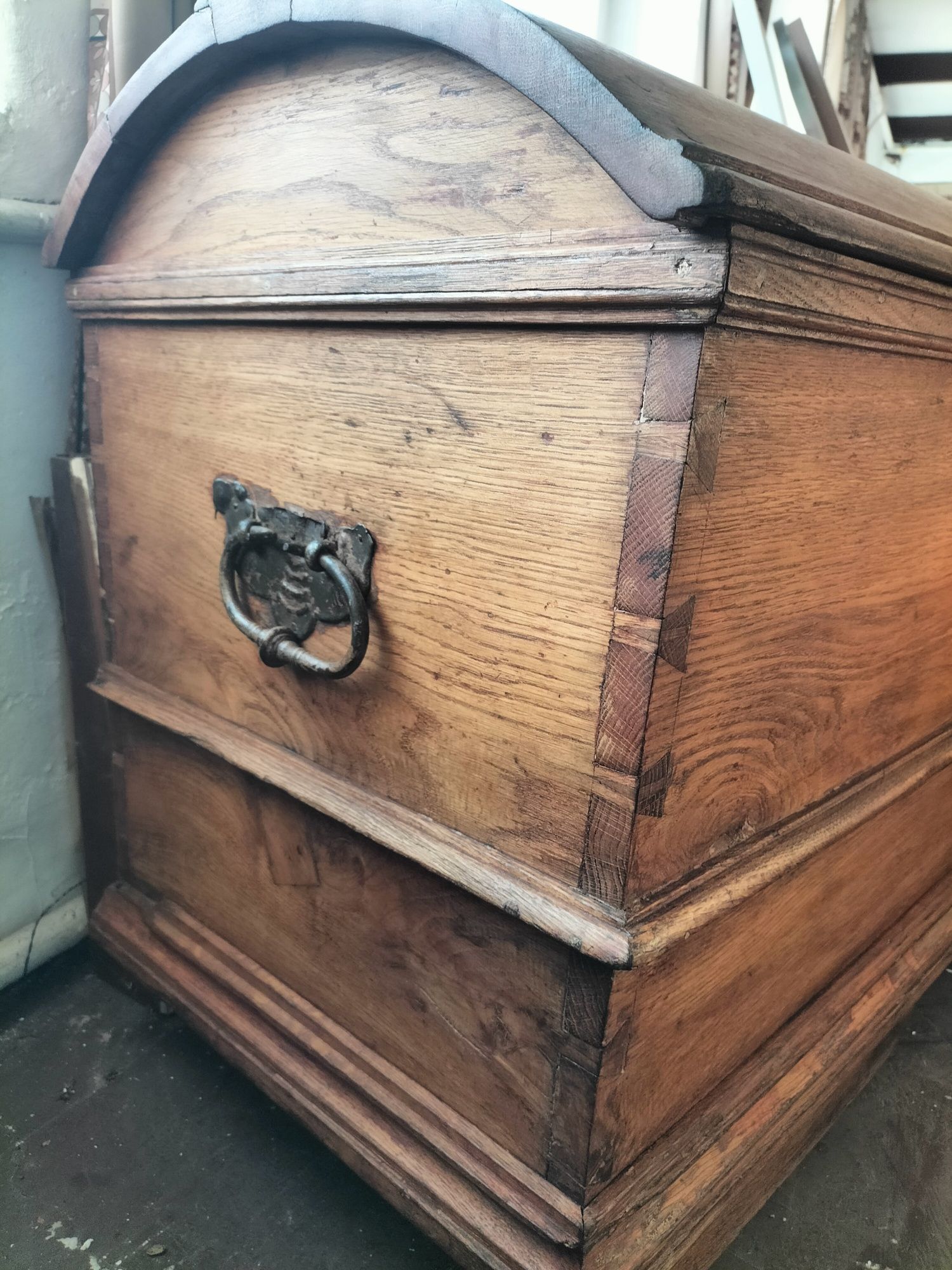 Stary kufer-skrzynia dębowa
