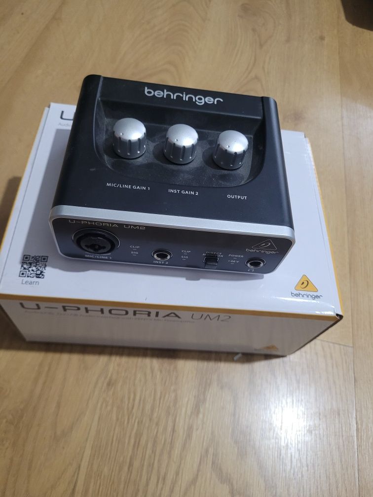 Interface audio Behringer u-phoria UM2