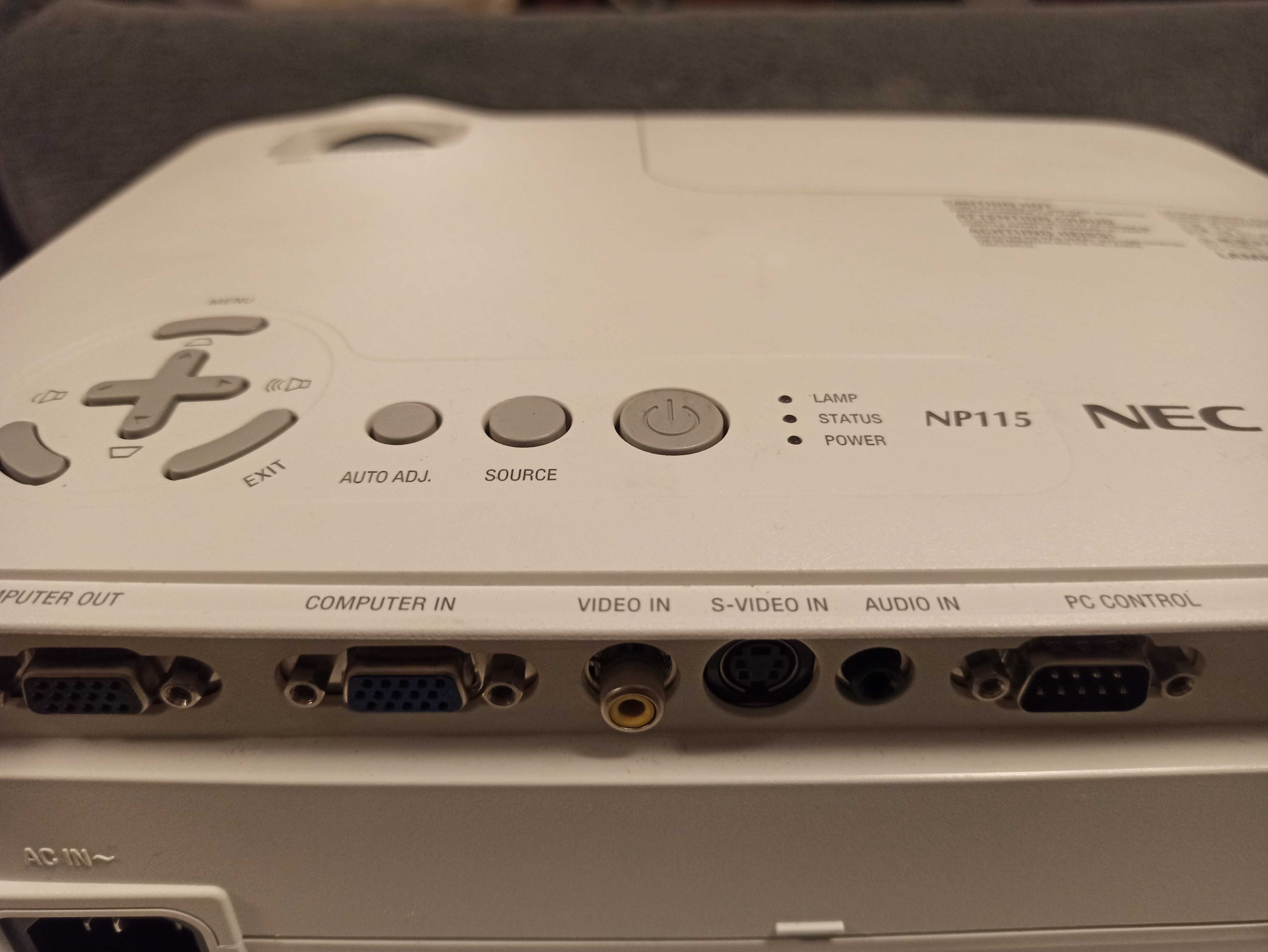 Projektor NEC NP115