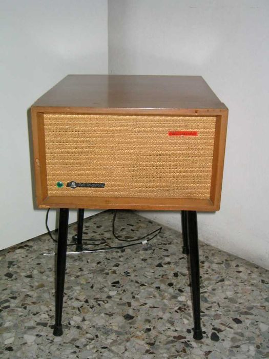 Vendo gira-discos antigo da marca Bell Telephone