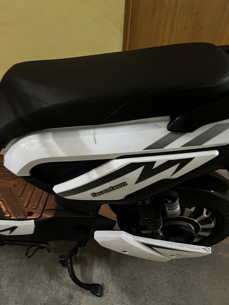 Scooter eletrica seventeen