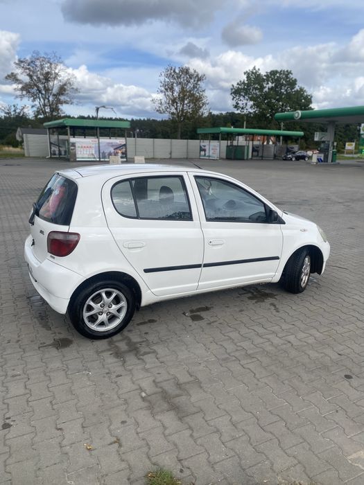 Toyota jaris 1.3 automat