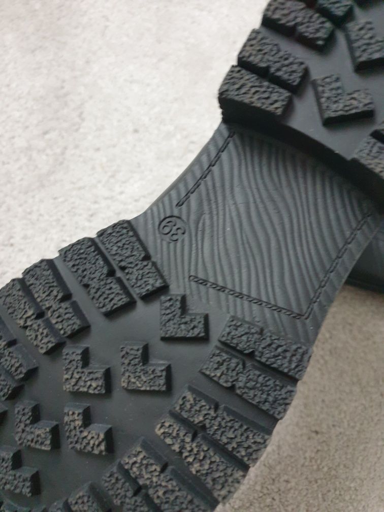 Buty wiosenne trzewiki trapery botki r 39 nowe