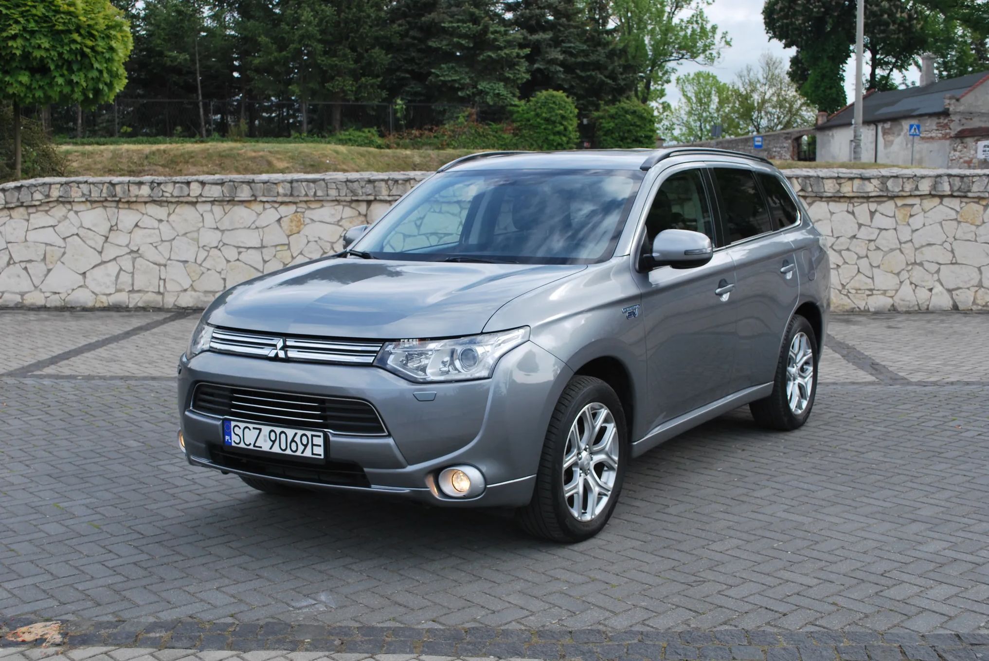 Mitsubishi Outlander 2.0 PHEV 4WD , Skóra , Ksenon , Rockford-Fosgate , Raport CarVertical