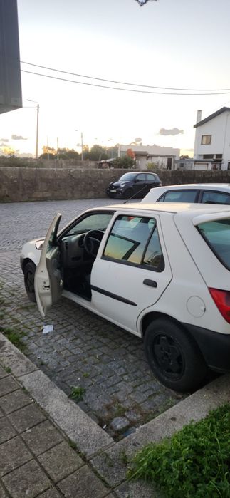 Vendo Ford Fiesta