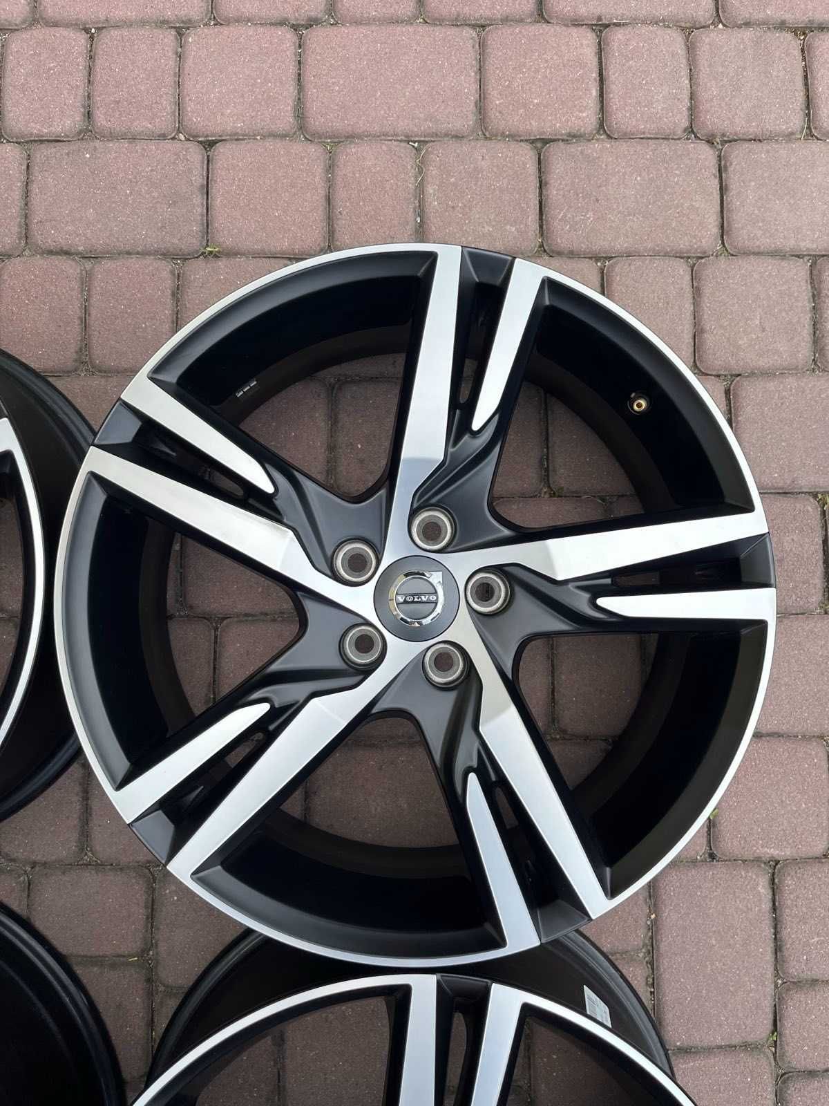 Oryginalne alufelgi Volvo 5x108 19 XC60 XC40 V90 V60 FV 23%