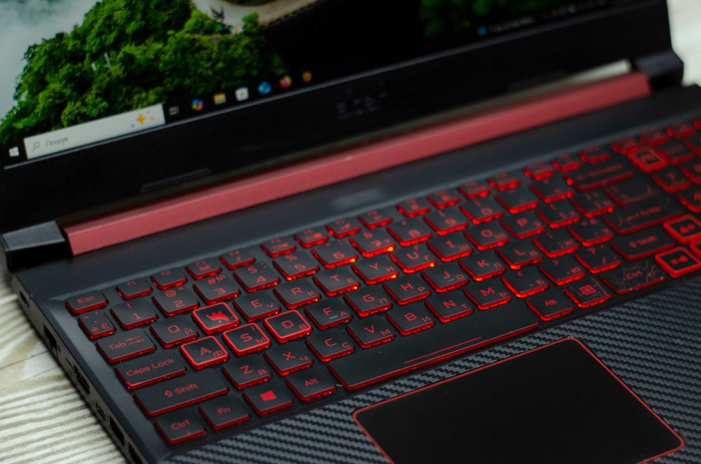 Acer NItro V AN515-54 i5-9300H/DDR4 16Gb/GTX1650 4Gb/SSD 240Gb+HDD 2Tb