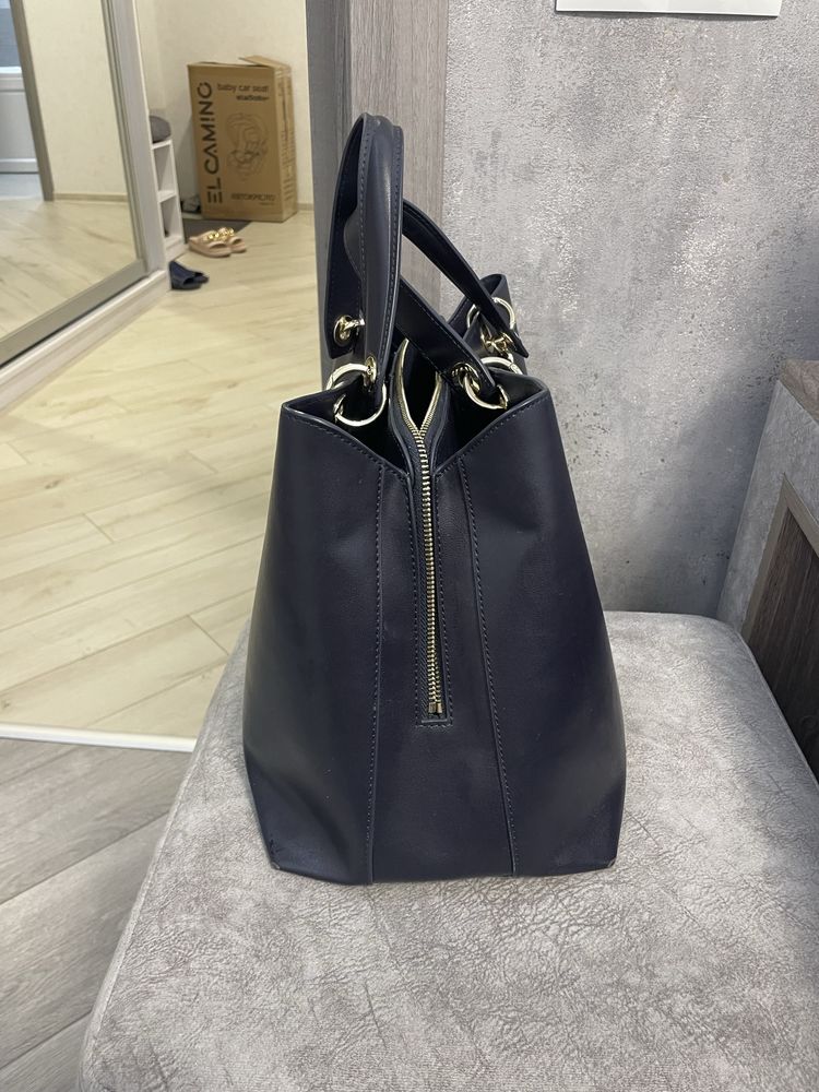Продам сумку  tommy hilfiger оригінал
