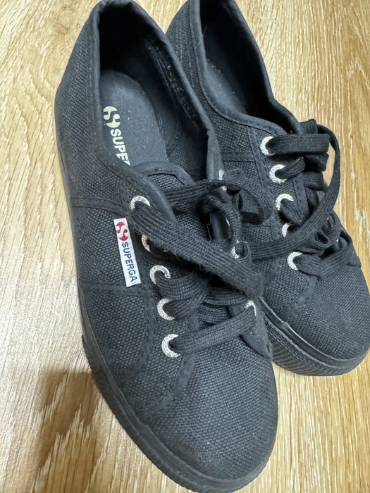 Сучасні кеди бренду Superga