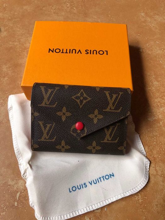 LV Louis Vuitton Victorine Mały portfel Czerwony przycisk