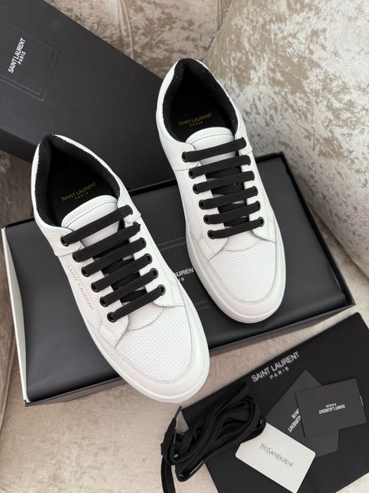 Шкіряні жіночі кросівки чорні, бежеві, темно-зелені бренд