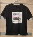 T-shirt firmy Stradivarius.