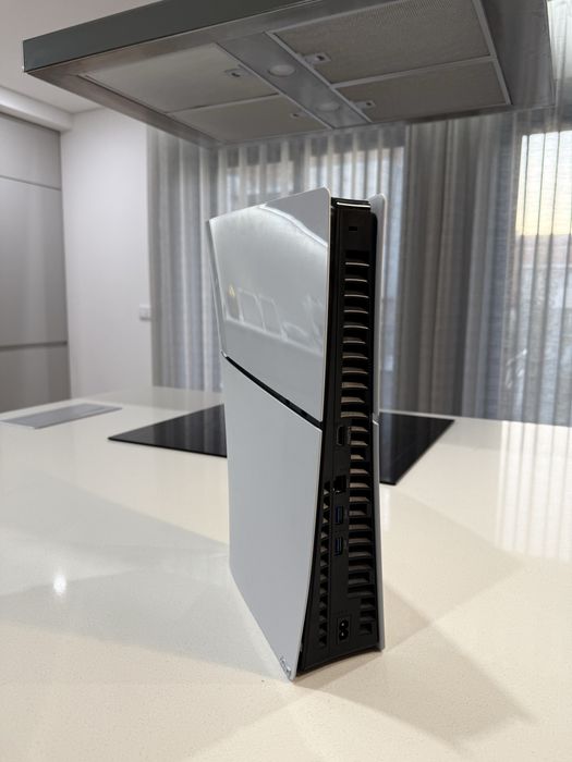 Playstation 5 Slim 290€(sem comando) 340€(com comando)