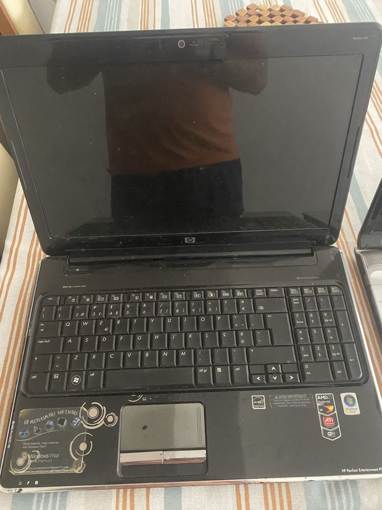 Vendo 2 portateis para pecas ou para arranjar