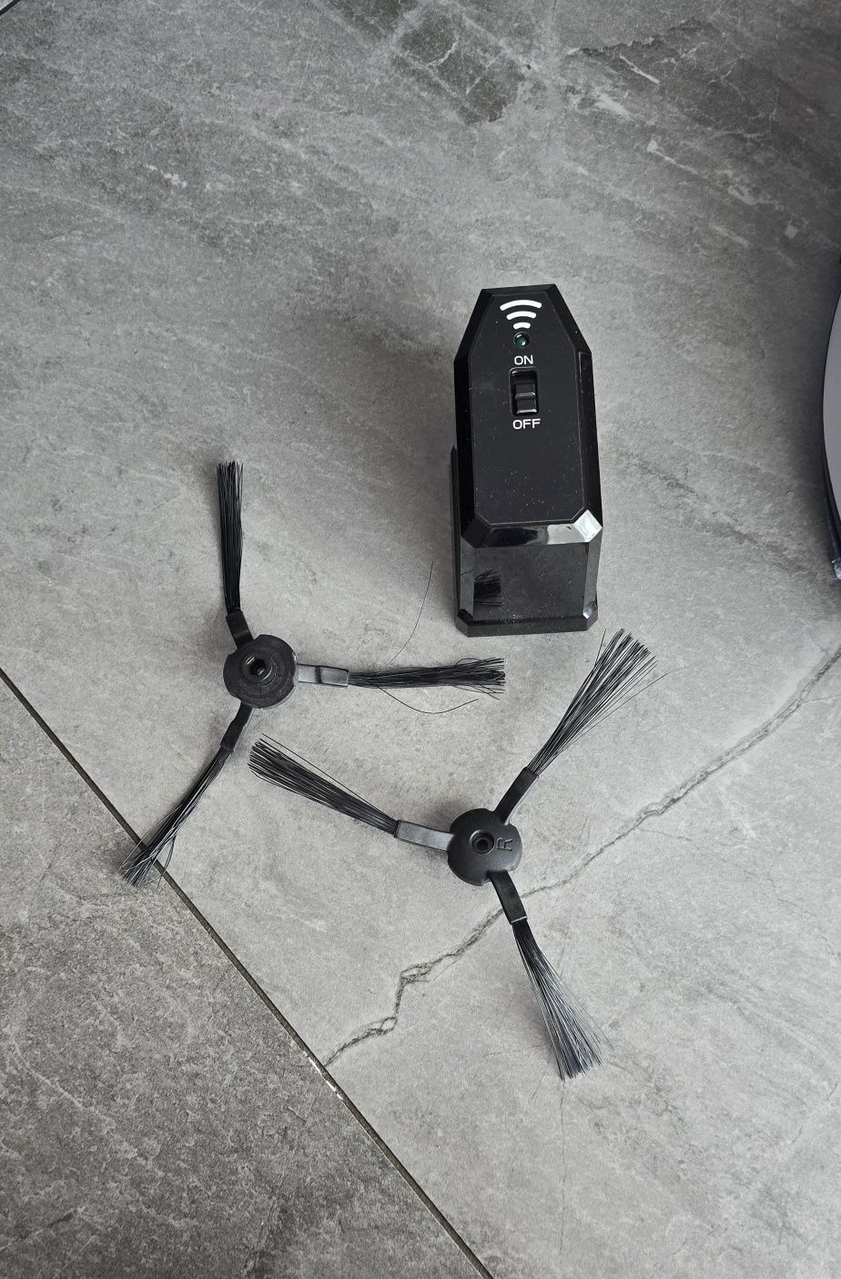 Medion Robot sprzątający  ODKURZA i MOPUJE 2W1 AUTOMATYCZNY
