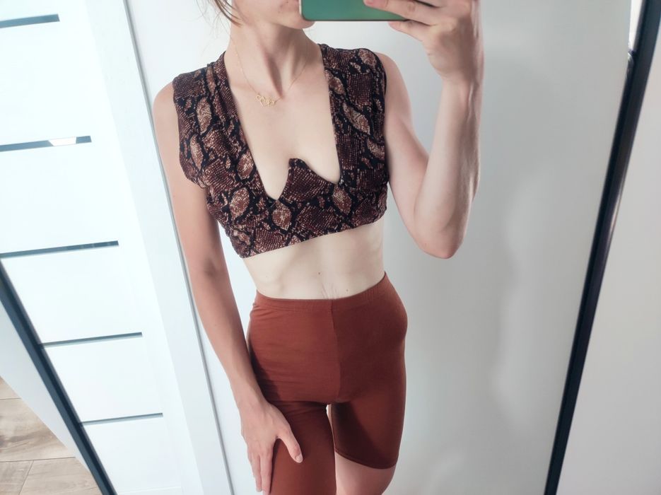 Top crop Shein panterka ozdobny dekolt