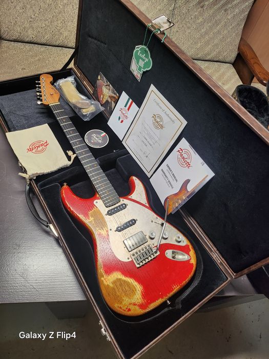 Gitara Paoletti Stratospheric