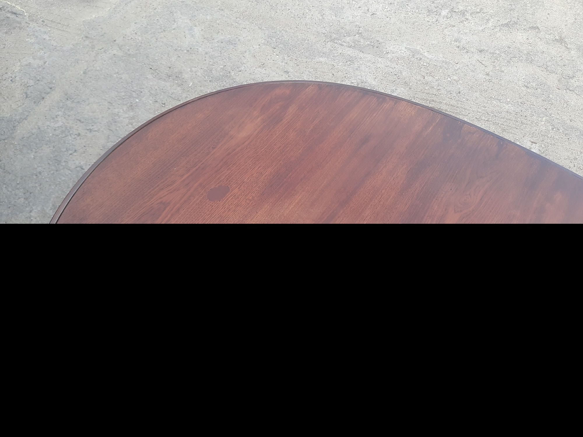 Drewniany stół dębowy