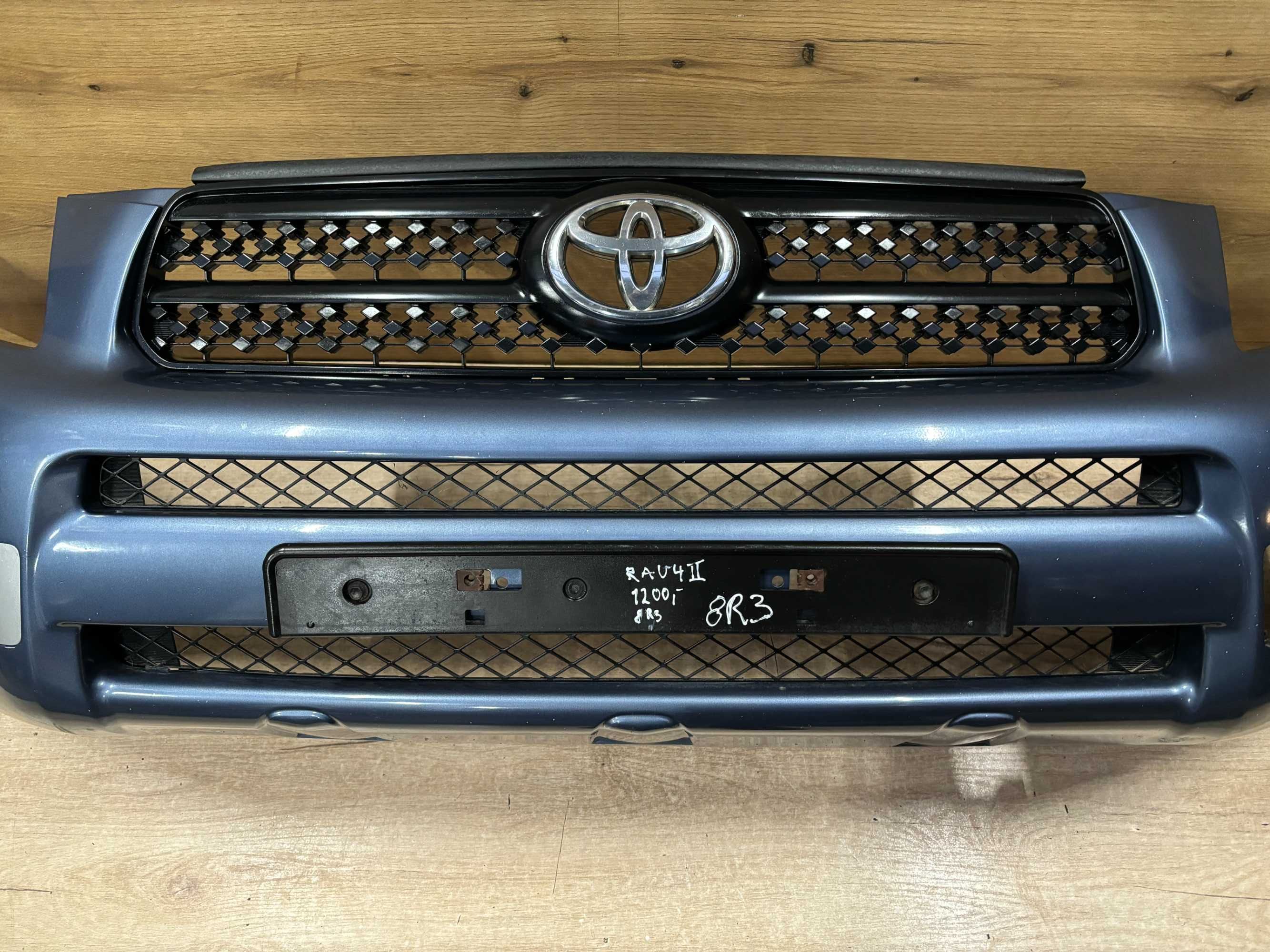 Zderzak przedni Toyota Rav4 II kolor 8r3