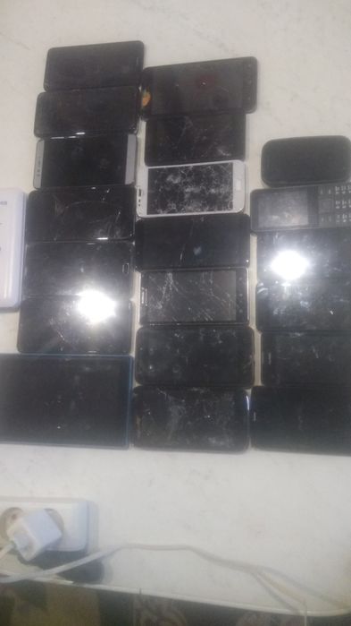 Добрый день. Продам разные виды телефонов или обменяю на один рабочий!