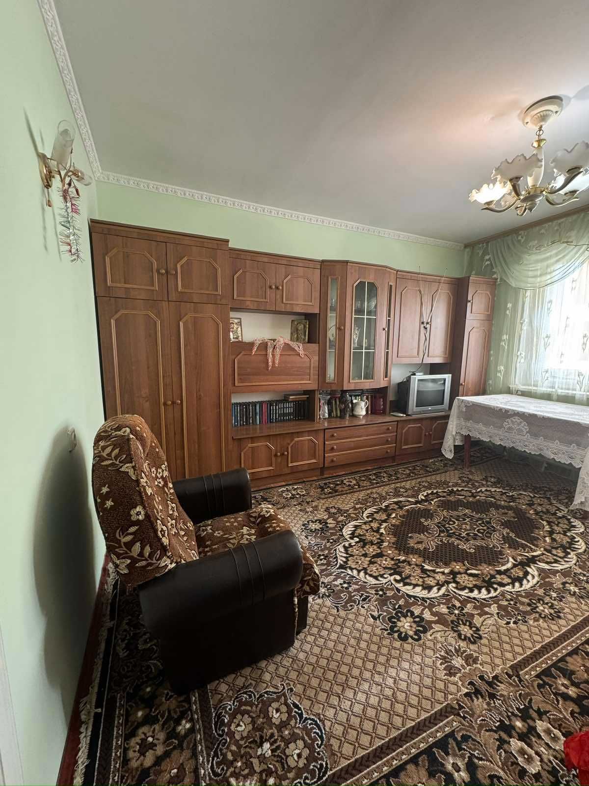 Здається 3 квартира по вулиці Хотинській