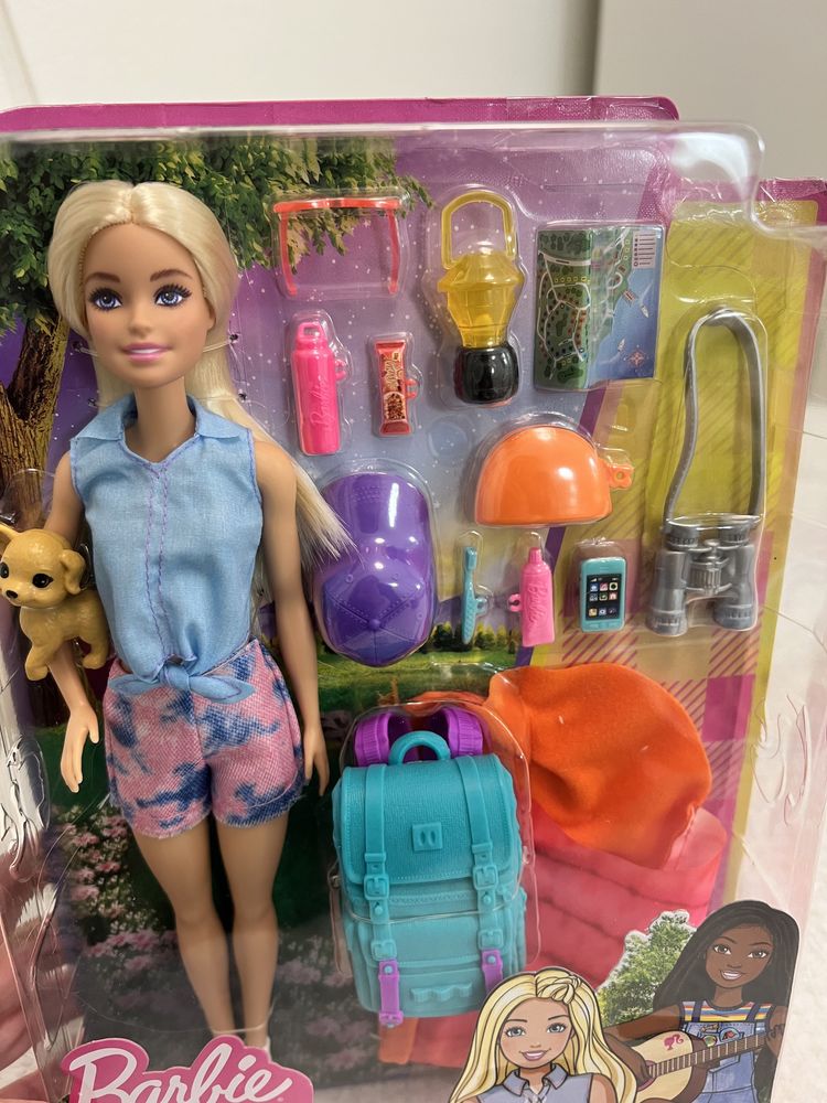 Barbie Malibu acampamento com cão