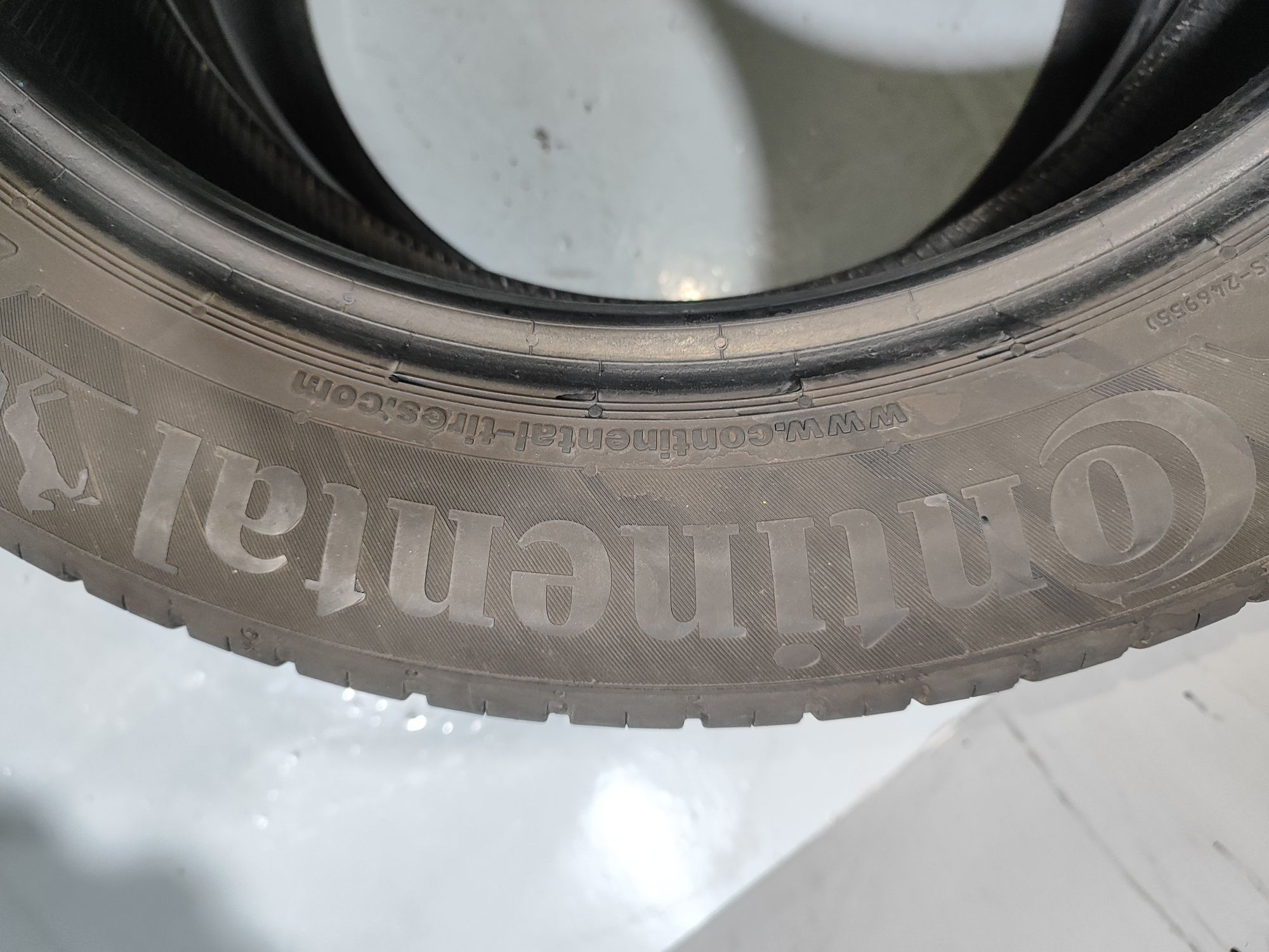 2 pneus semi novos 205-55R17 Oferta dos portes 100 Euros