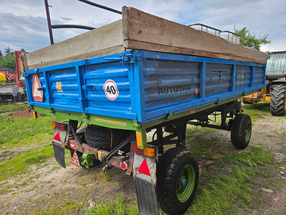 Przyczepa wywrotka D-47 trzystronny wywrot. transport