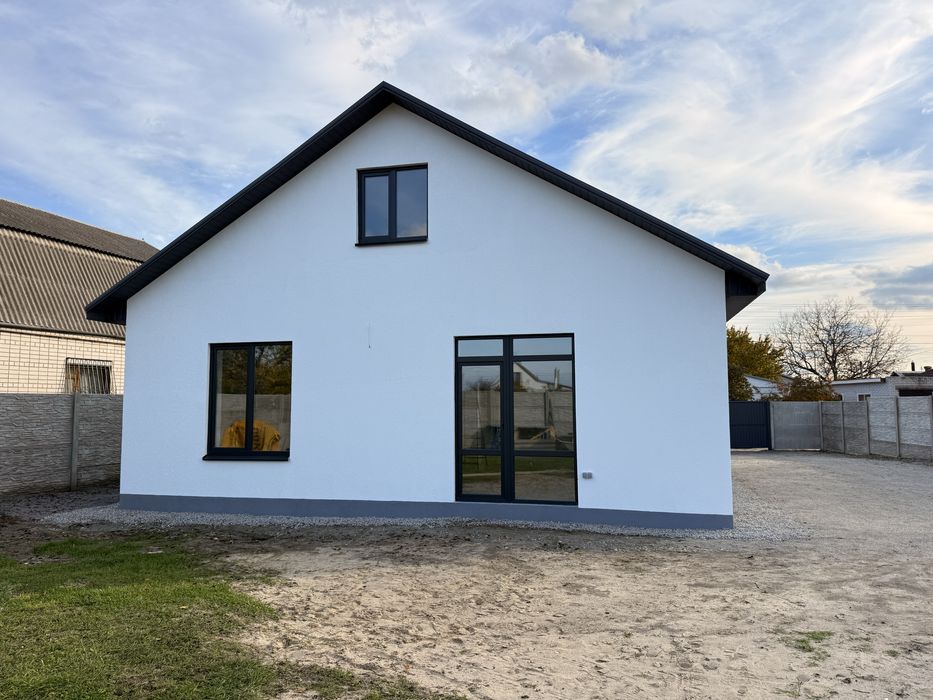 Продам новострой в центре Подгородного можно под Э Оселю !!! ( С )