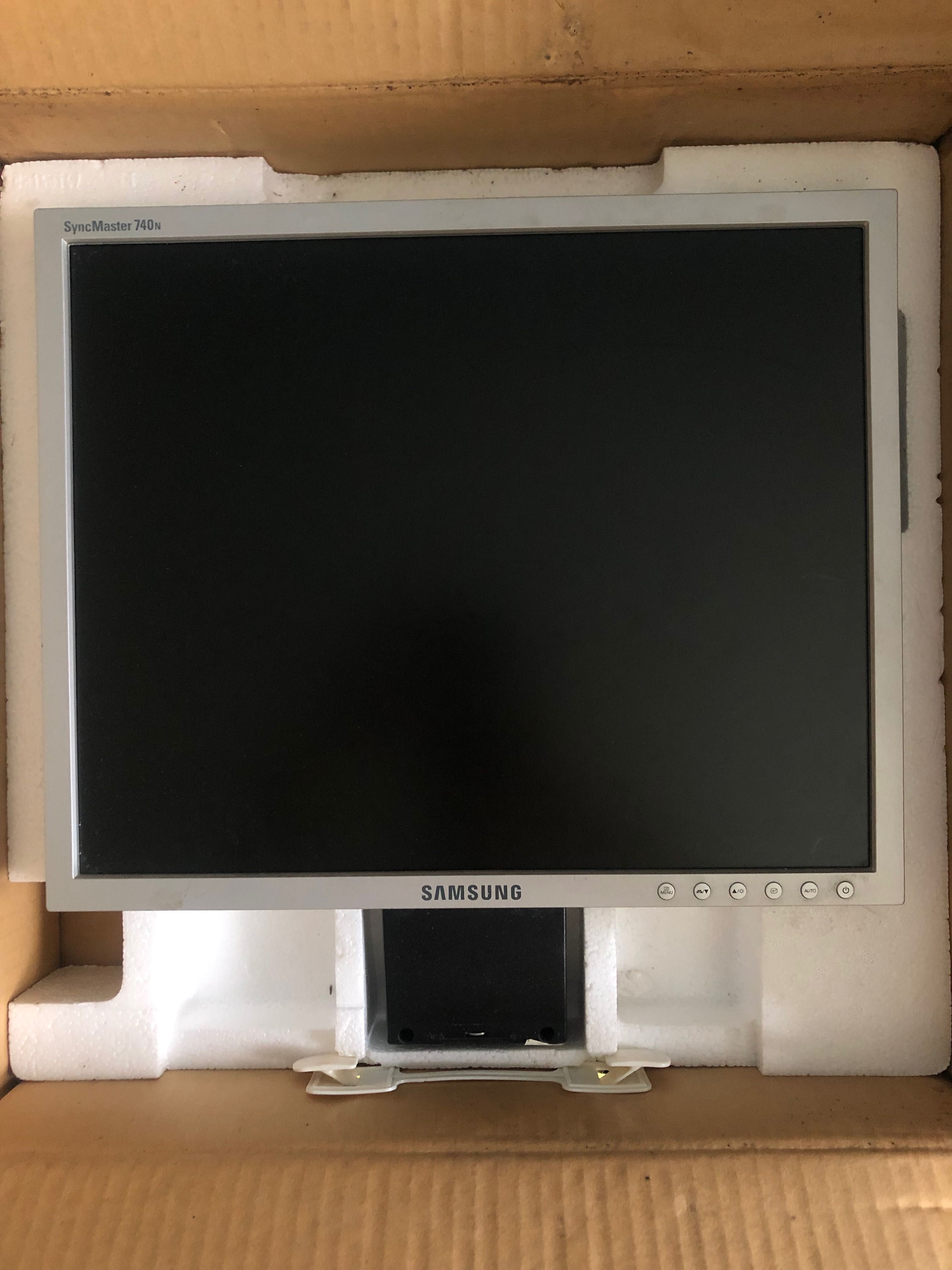 Монітор Samsung 740N