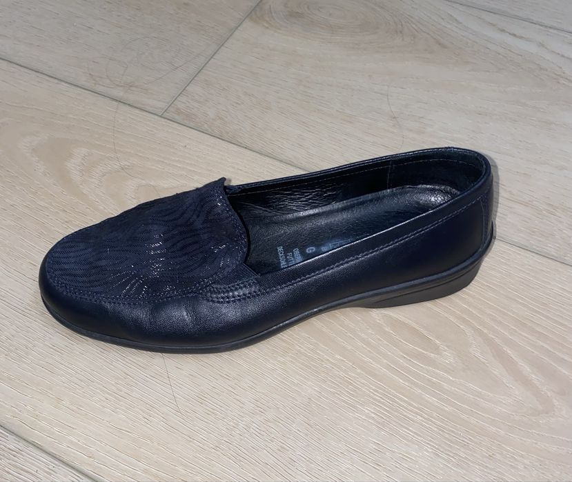 Продаю лофери kadisailun в ідеальному стані , чорні , 39 розмір