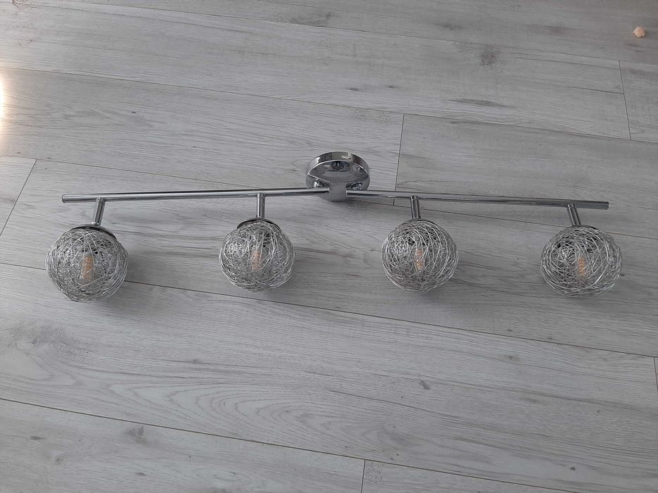 Lampa do salonu, przedpokoju