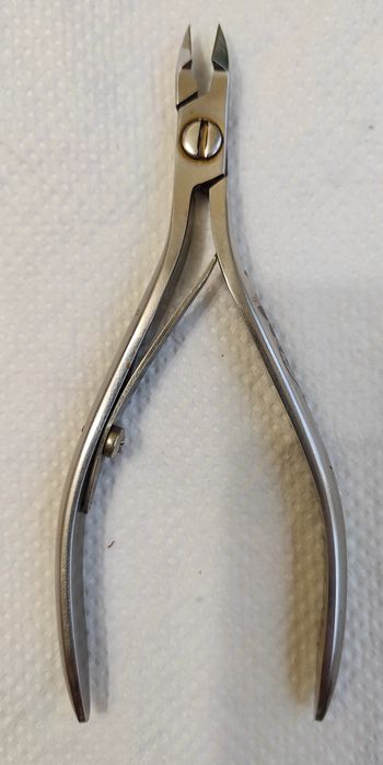 Кусачки маникюрные Eclat с гравировкой.