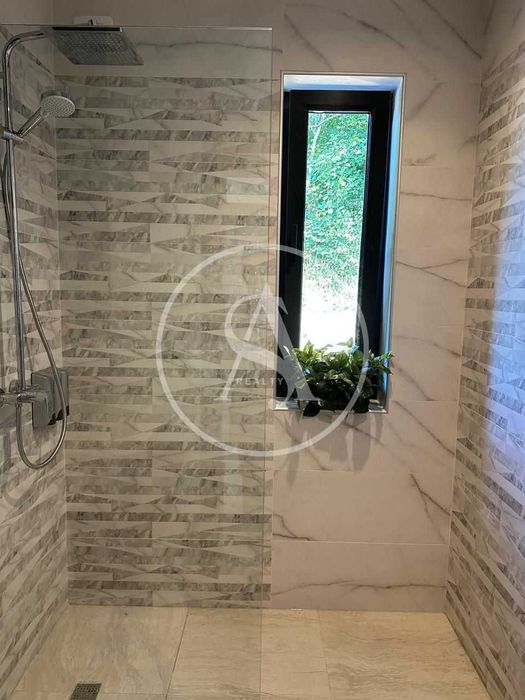 Сучасний будинок в котеджному містечку в Карпатах Славське (Славсько)