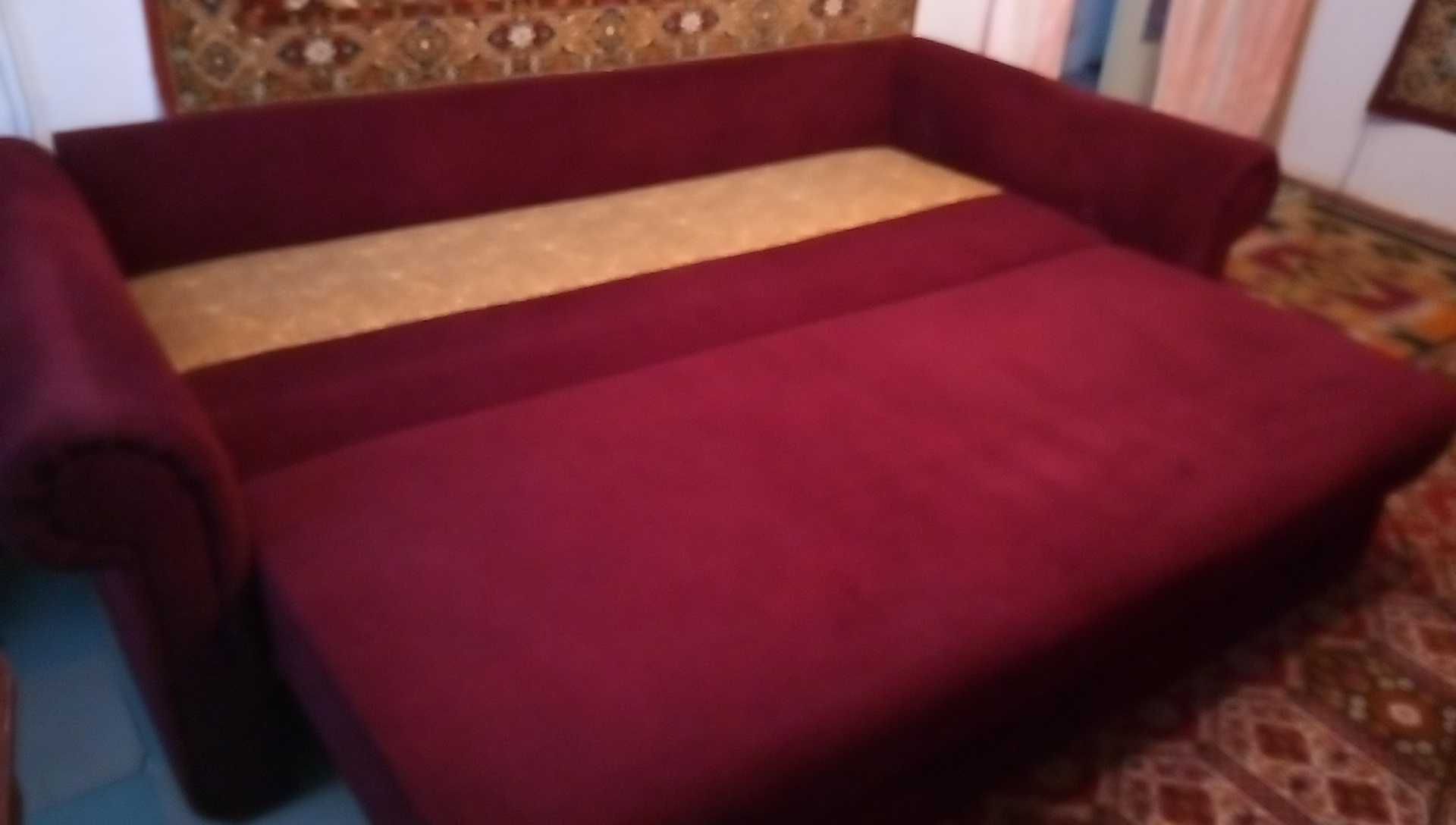 Продается диван кровать раздвижная ,с большими нишами для белья